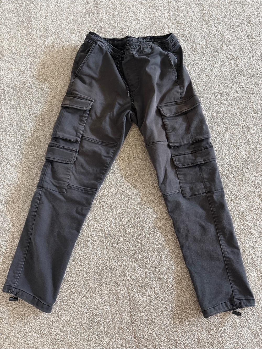 Men's Dark Gray Cargo Pants with Multiple Utility Pockets